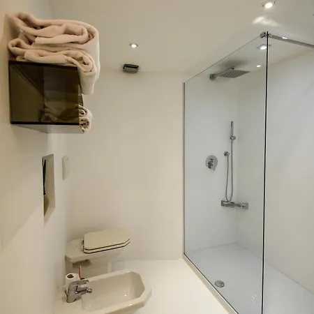 Ellie Luxury 아파트 *